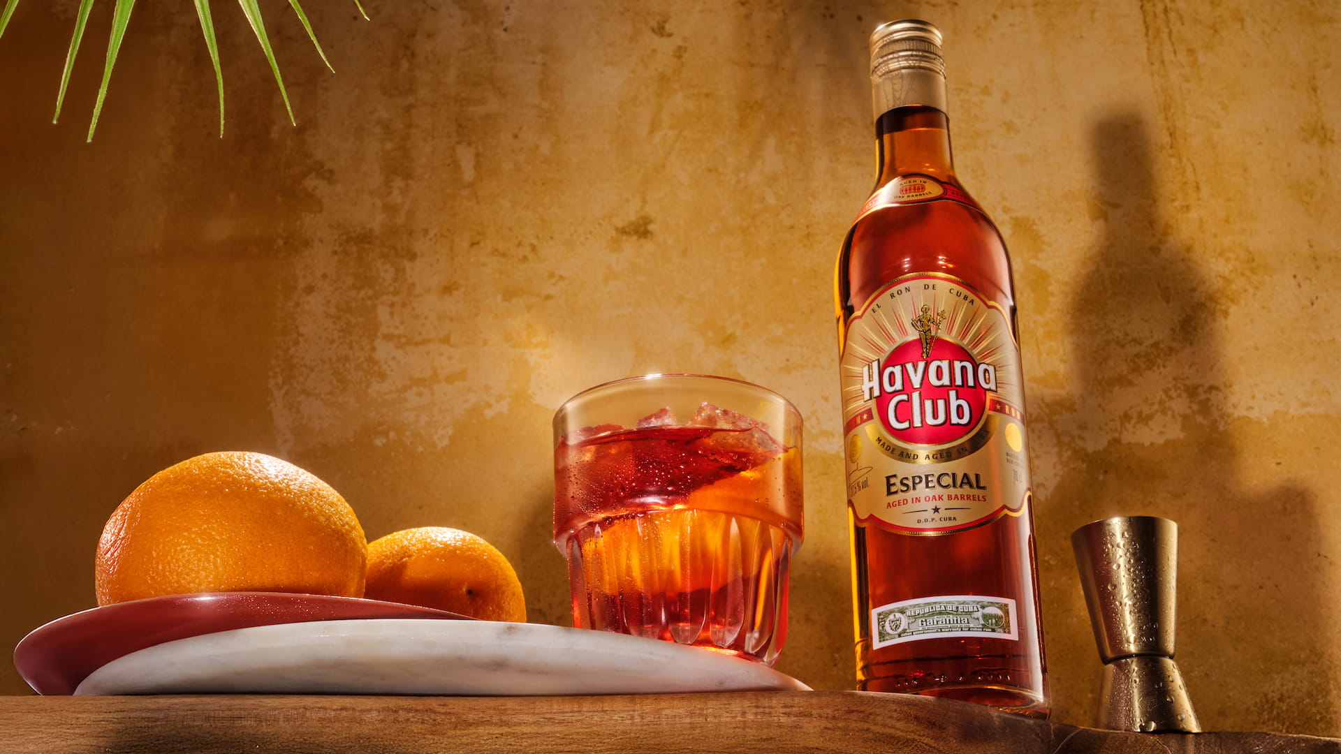 Cuban Negroni Rezept: Negroni Variante mit Rum